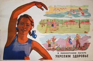 Illustration for article titled Salute your borscht — scenes from Soviet summer camps